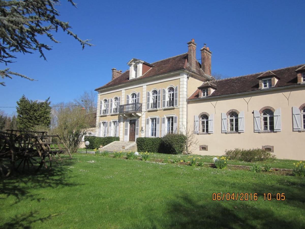 Domaine De Sainte Anne Bed & Breakfast Venoy Exterior photo